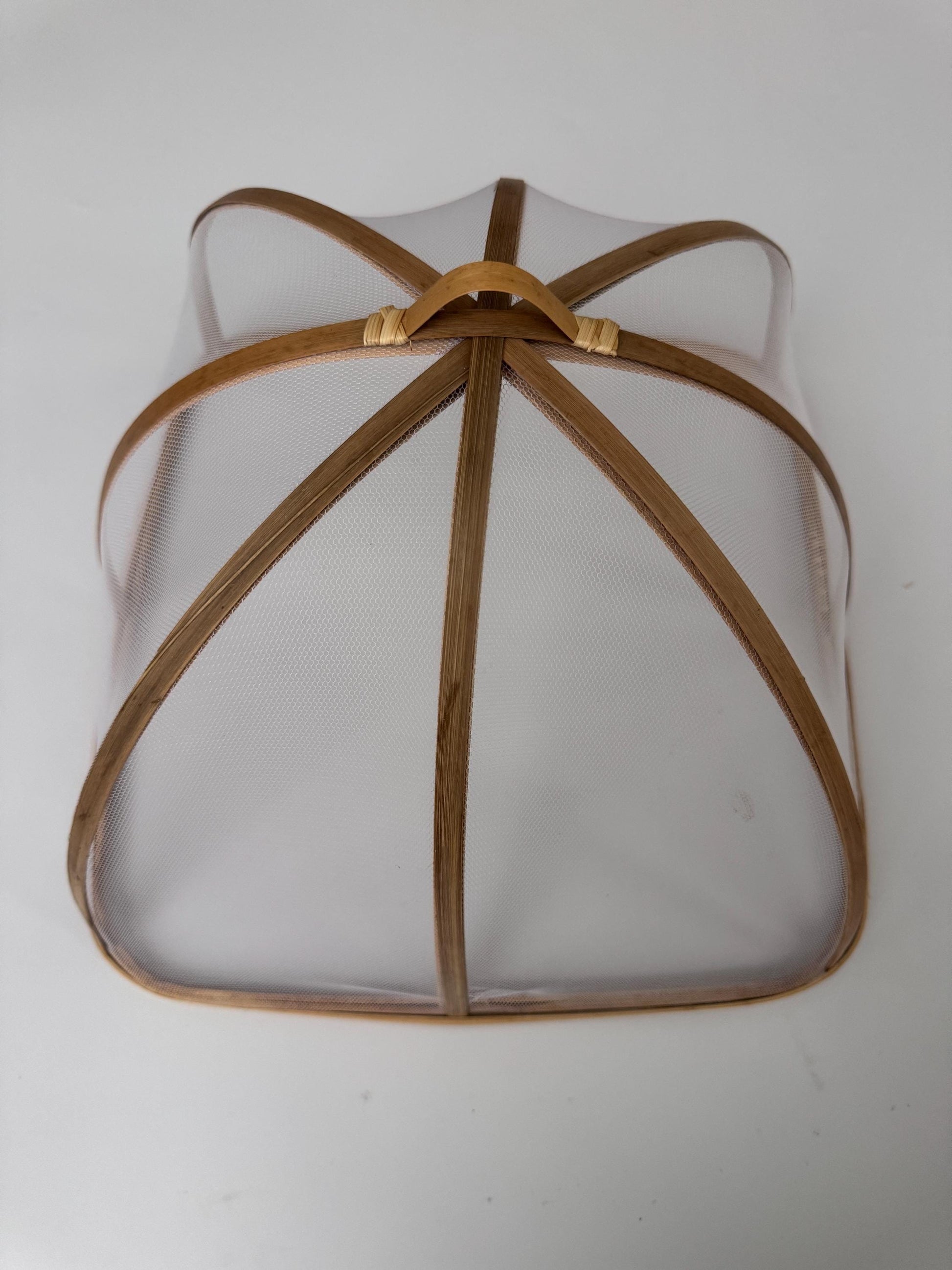 Square Bamboo Food Cover with Mesh Net, Handwoven Bamboo Dish Cover Set, Kitchen Food Protector for Meals & Fruit 12–16 Inch