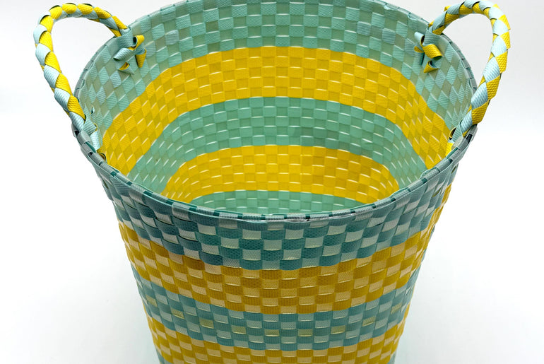 Round Woven Plastic Basket with Handles, Handmade Laundry Hamper, Multi Color Storage Bin for Toys Blankets Bathroom