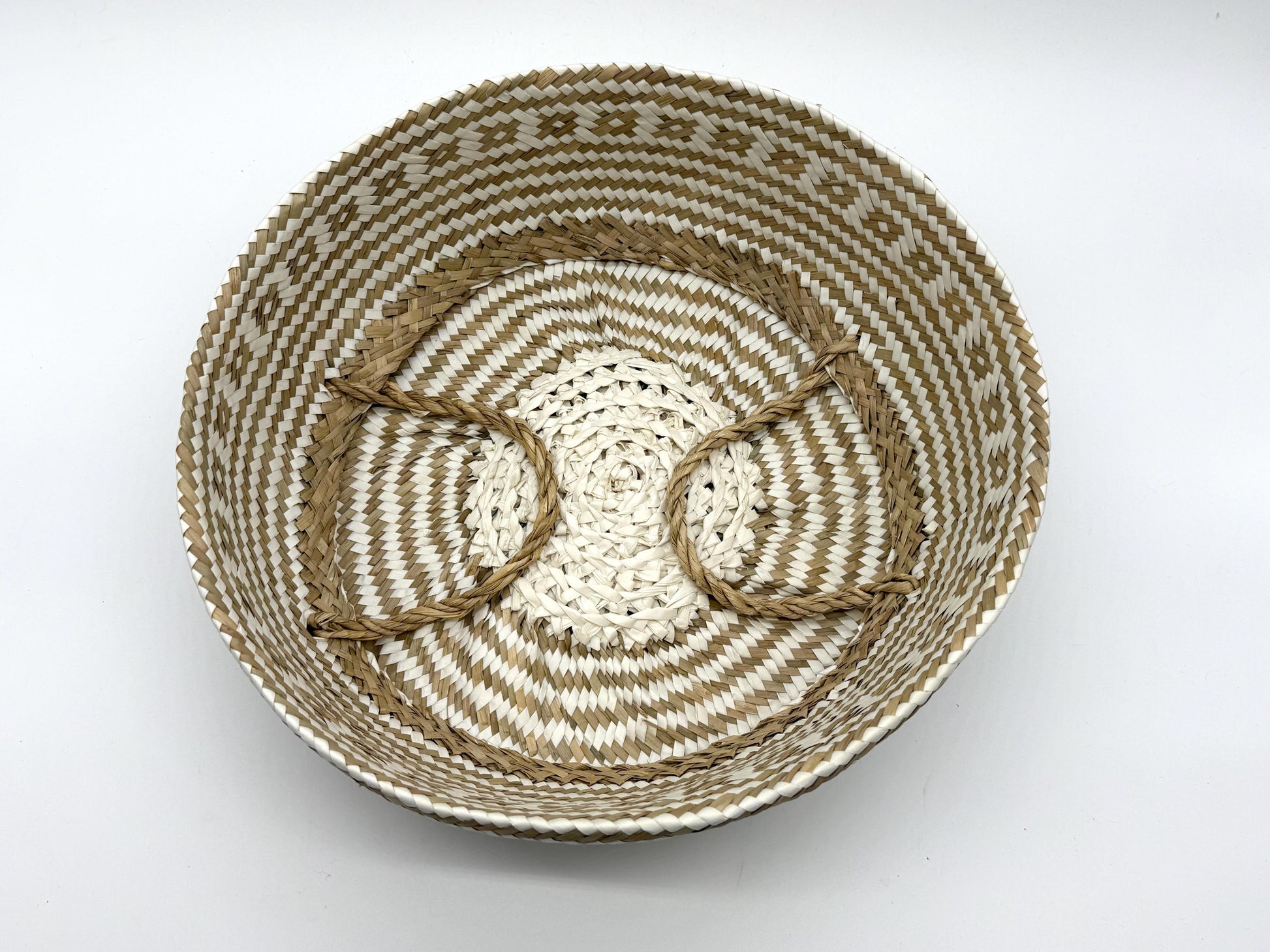 Handwoven Seagrass Storage Basket with Handles, White Pattern Wicker Basket, Foldable Woven Planter Basket, Boho Home Decor, 13.8in