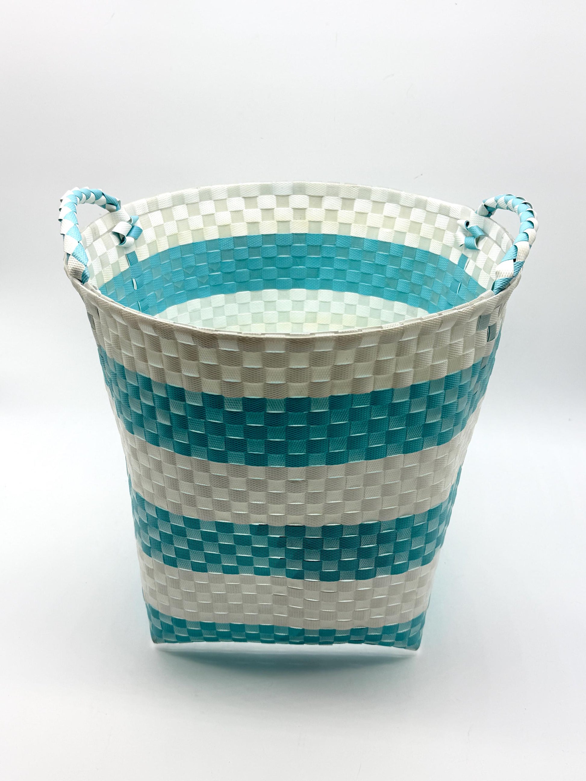 Round Woven Plastic Basket with Handles, Handmade Laundry Hamper, Multi Color Storage Bin for Toys Blankets Bathroom