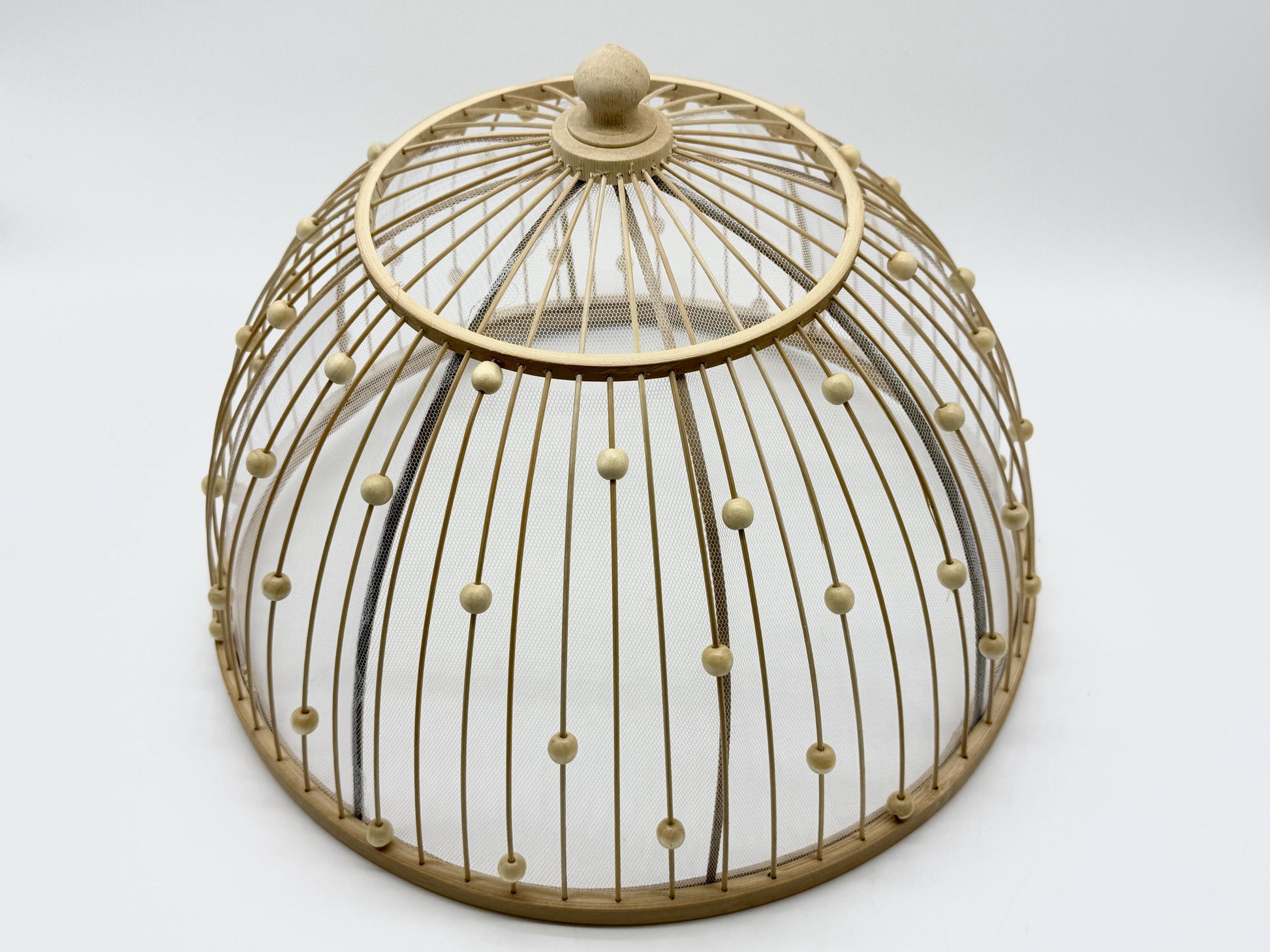 Round Bamboo Food Cover with Wooden Beads, Handwoven Bamboo Mesh Dish Cover Dome for Kitchen Table, Rustic Kitchen Gift 10–16 Inch