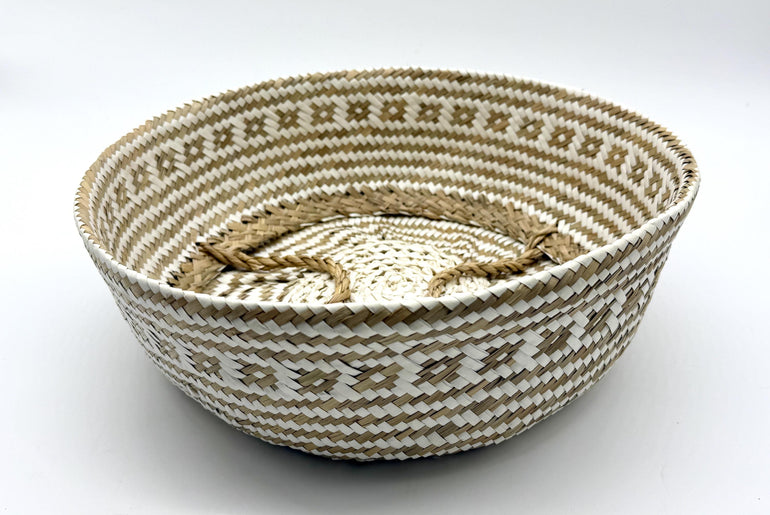 Handwoven Seagrass Storage Basket with Handles, White Pattern Wicker Basket, Foldable Woven Planter Basket, Boho Home Decor, 13.8in