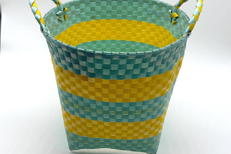 Round Woven Plastic Basket with Handles, Handmade Laundry Hamper, Multi Color Storage Bin for Toys Blankets Bathroom