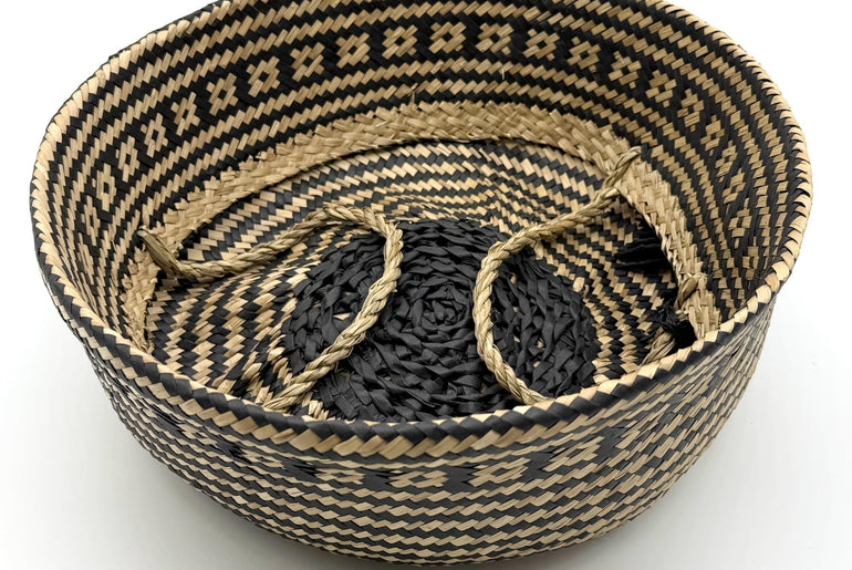 Boho Seagrass Storage Basket with Black Geometric Pattern, Foldable Woven Basket with Tassel, 13.8 Inch Basket