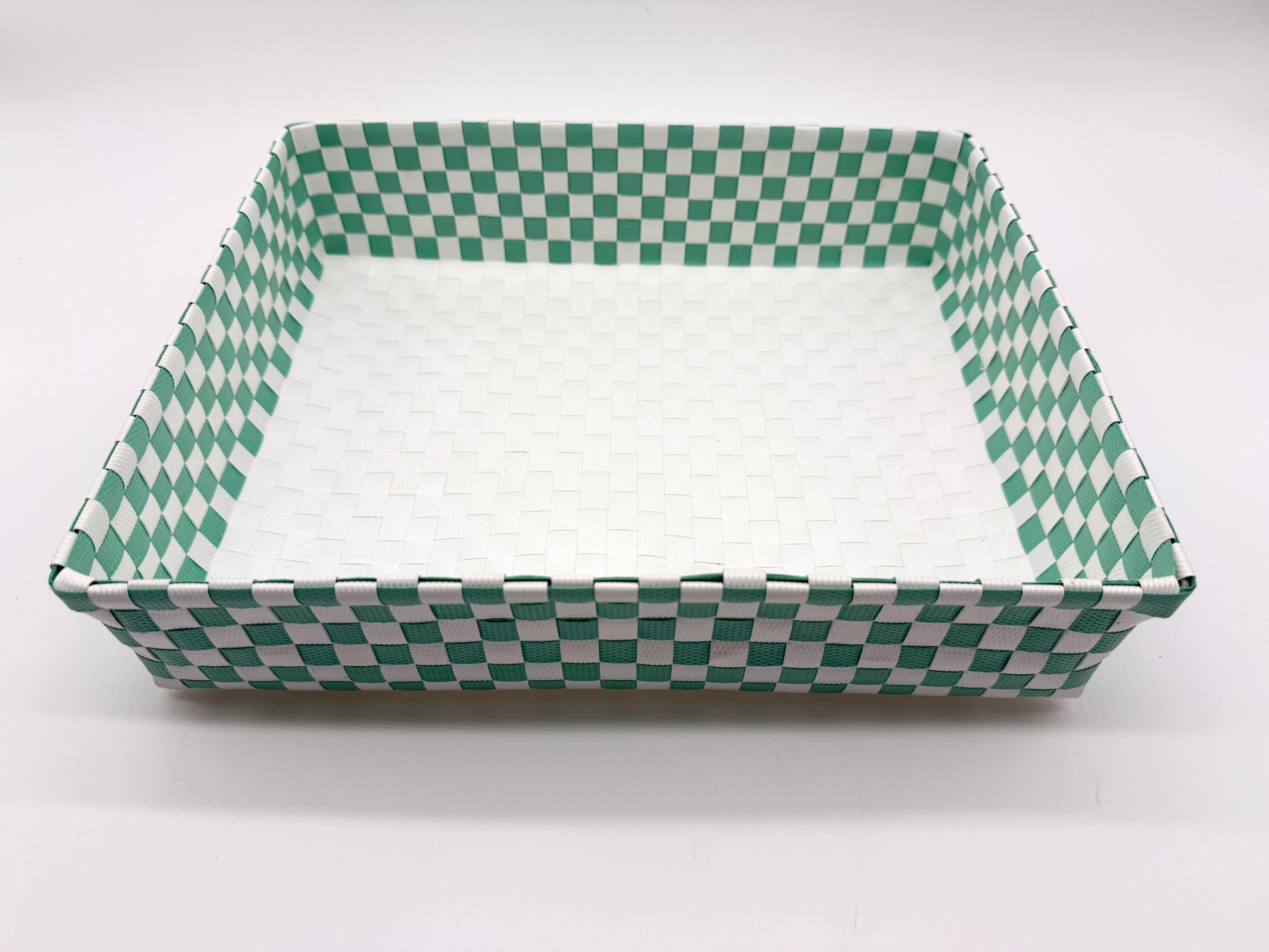Checkered Woven Plastic Tray, Colorful Handwoven Serving Tray, Large Boho Catchall Basket, Waterproof Bathroom Vanity Tray, Desk Organizer