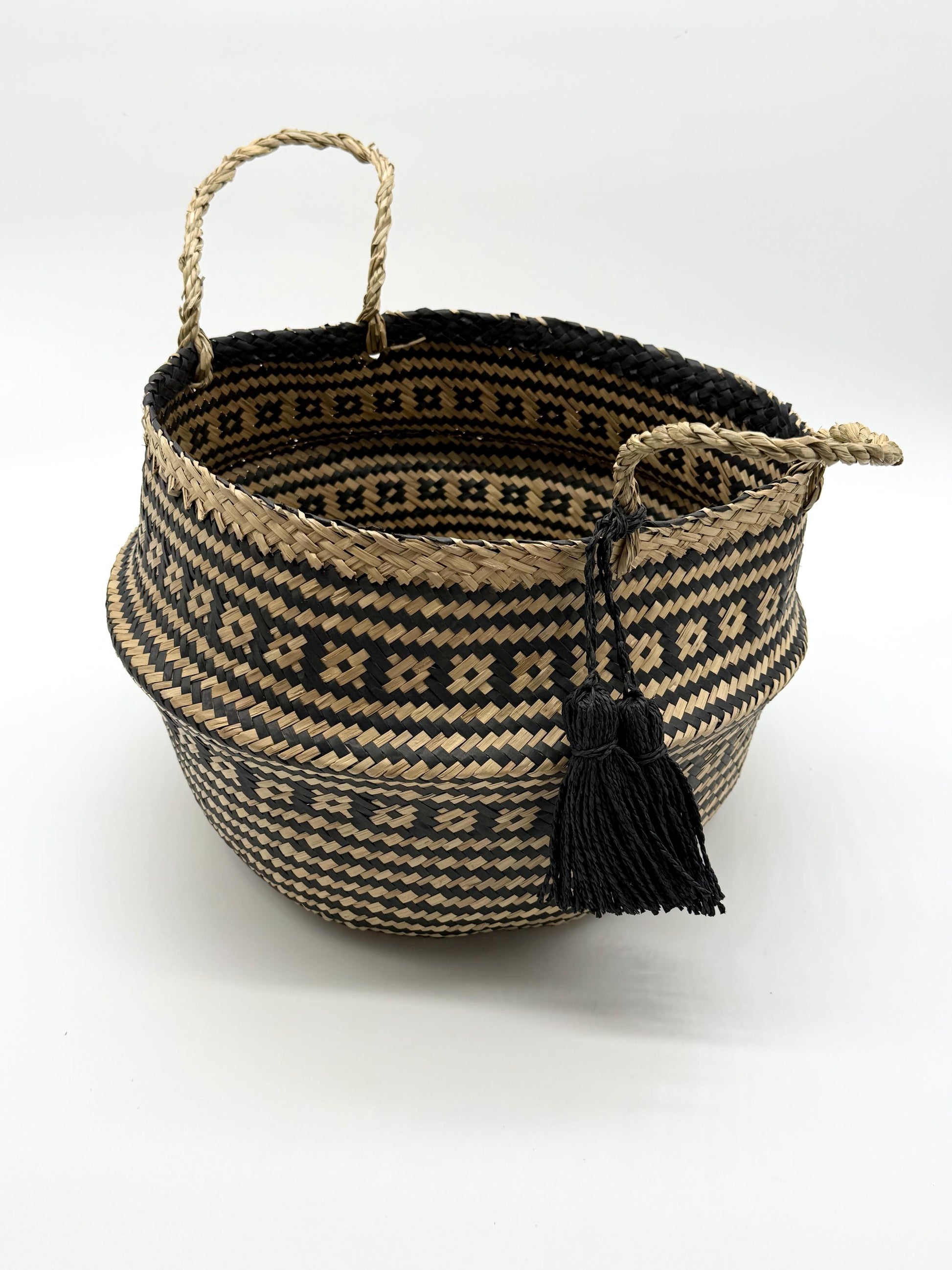 Boho Seagrass Storage Basket with Black Geometric Pattern, Foldable Woven Basket with Tassel, 13.8 Inch Basket