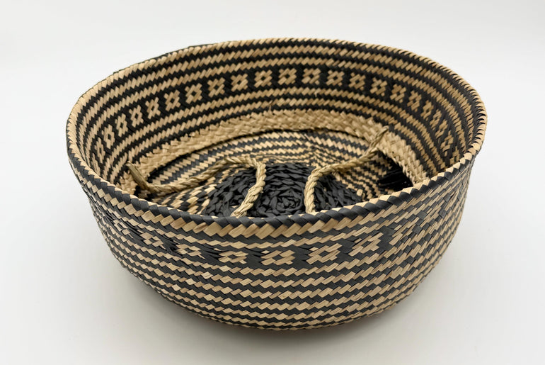Boho Seagrass Storage Basket with Black Geometric Pattern, Foldable Woven Basket with Tassel, 13.8 Inch Basket