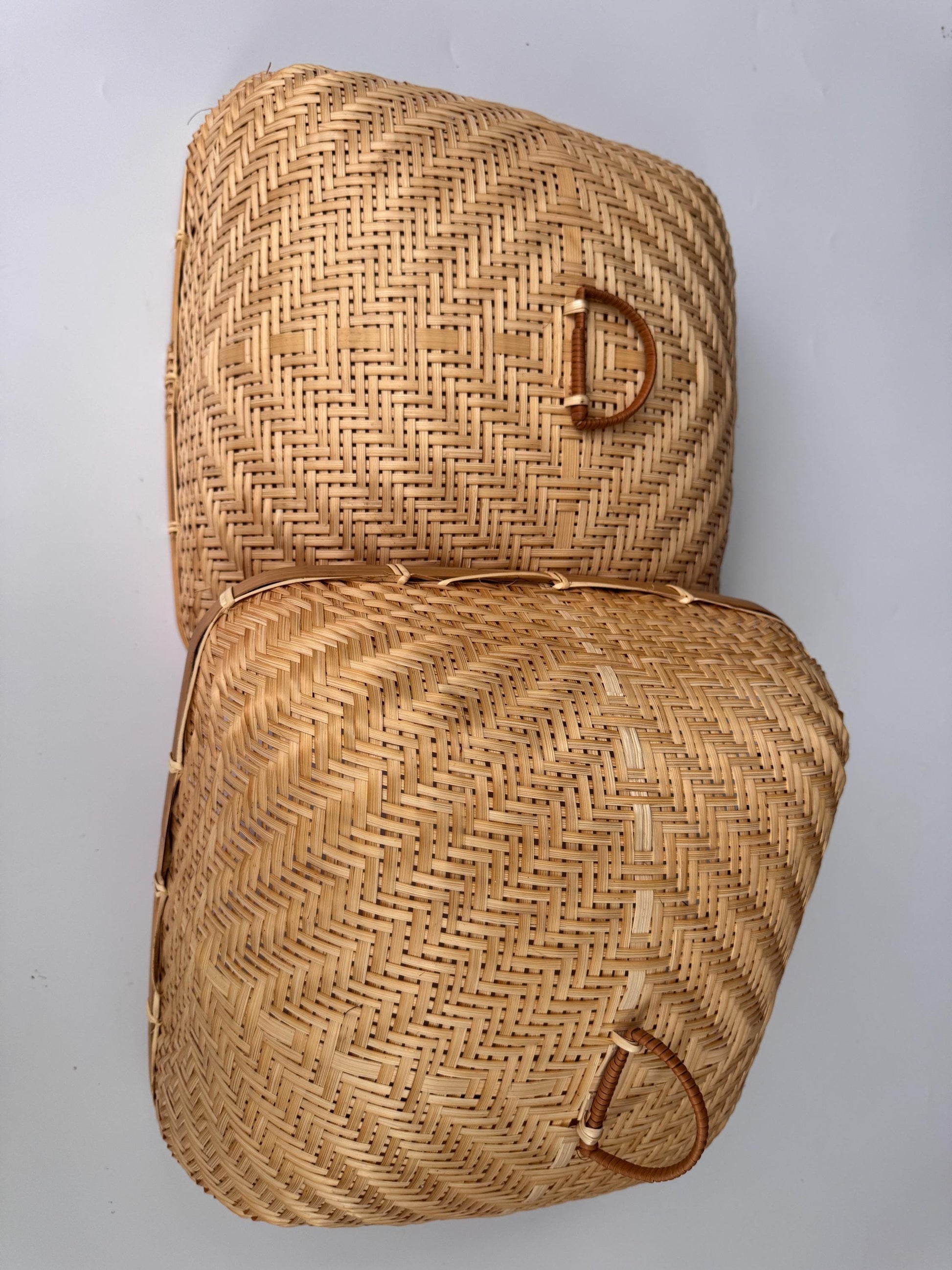 Handwoven Bamboo Food Cover, Square Bamboo Dish Cover for Kitchen Table, Natural Woven Food Protector for Fruit Bread Dishes 14 Inch 170